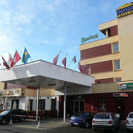 Hotel Slunce Хавличкув Брод Екстериор снимка