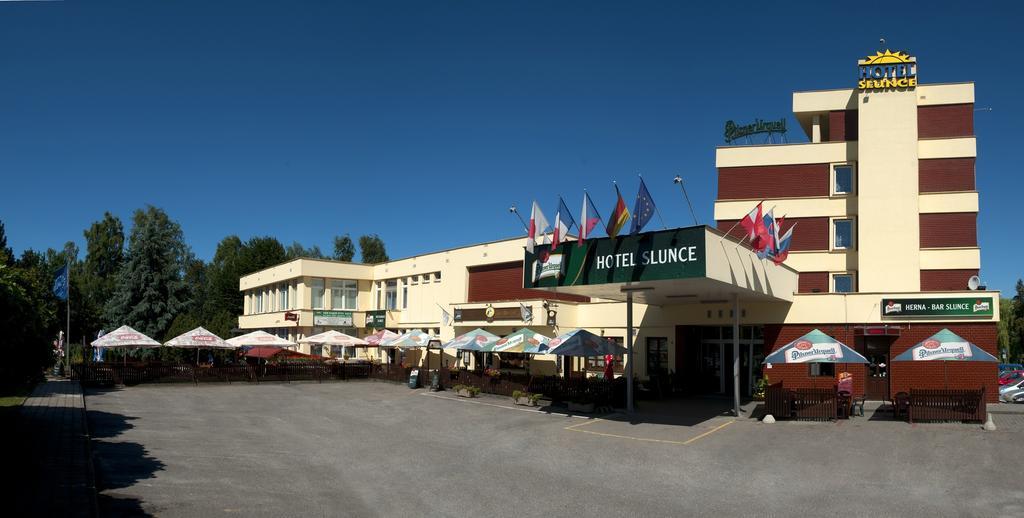 Hotel Slunce Хавличкув Брод Екстериор снимка