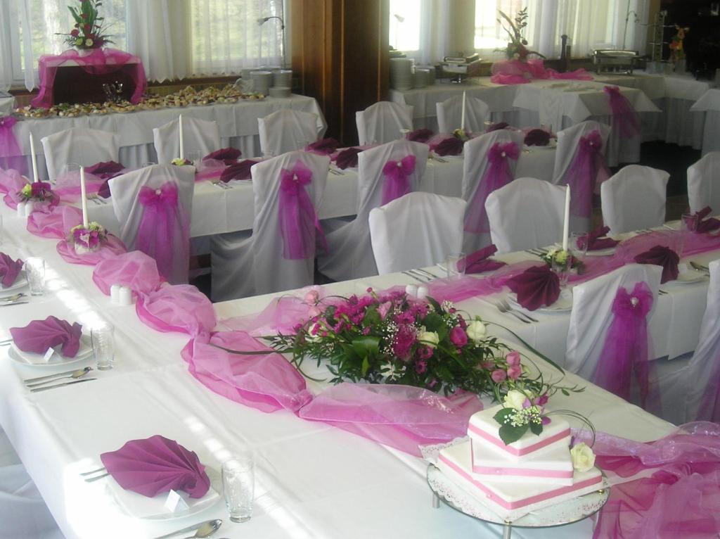 Hotel Slunce Хавличкув Брод Екстериор снимка