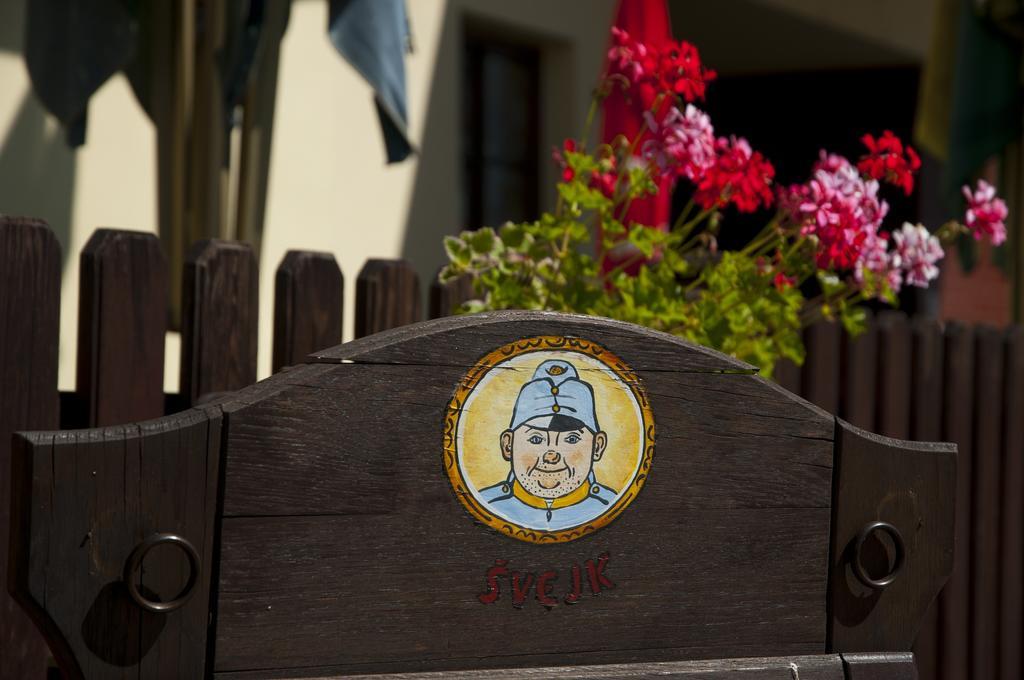Hotel Slunce Хавличкув Брод Екстериор снимка